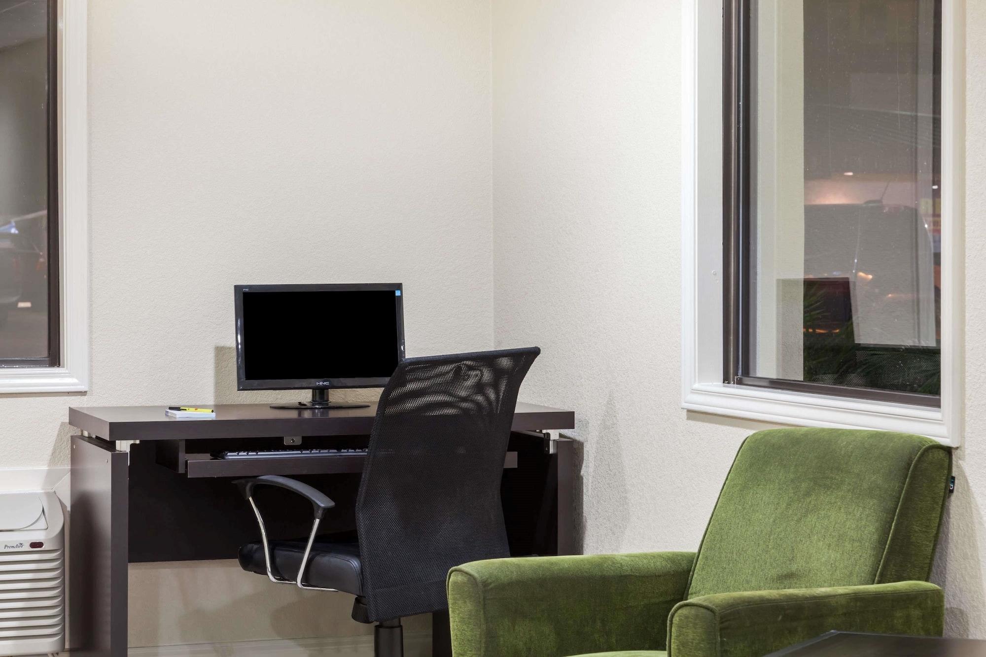 Super 8 By Wyndham Buffalo Ngoại thất bức ảnh